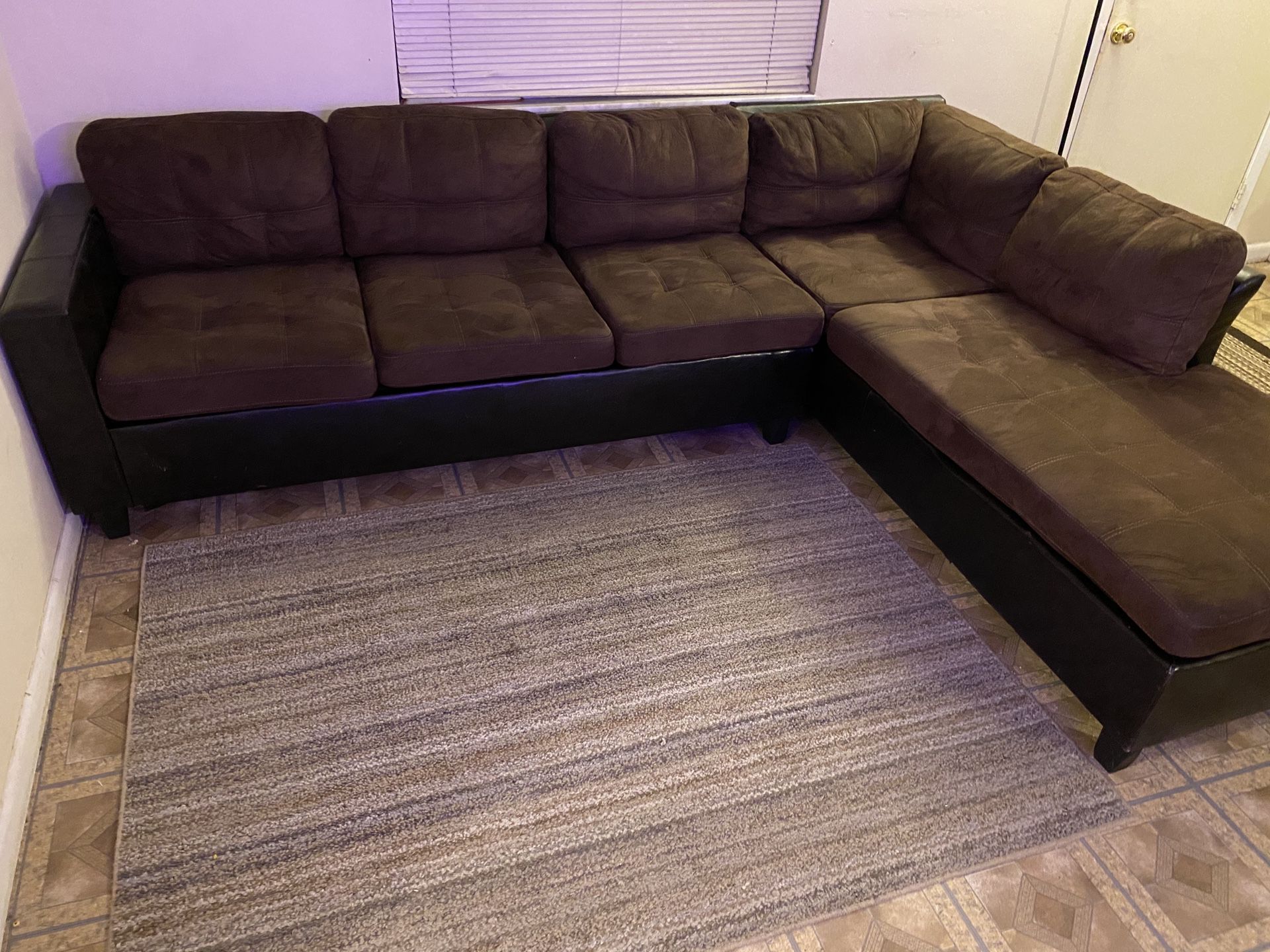 Sectional/Couches