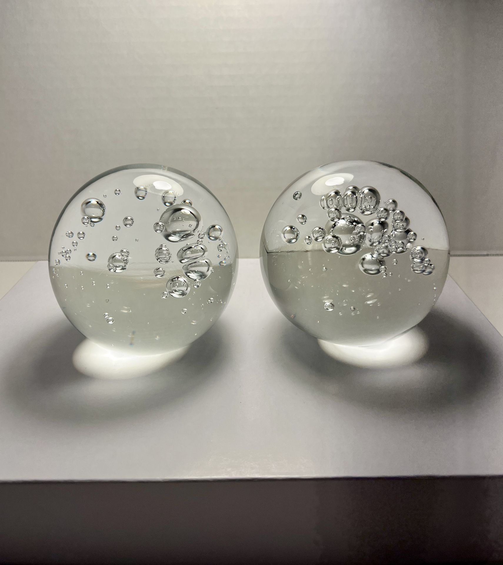 Set of 2 Vintage Quidio Art Glass Clear Controlled Bubbles Paperweight 3.5"
