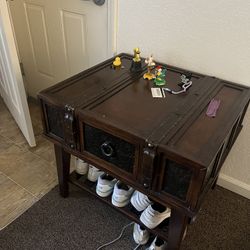 Side Tables And Coffee Table 