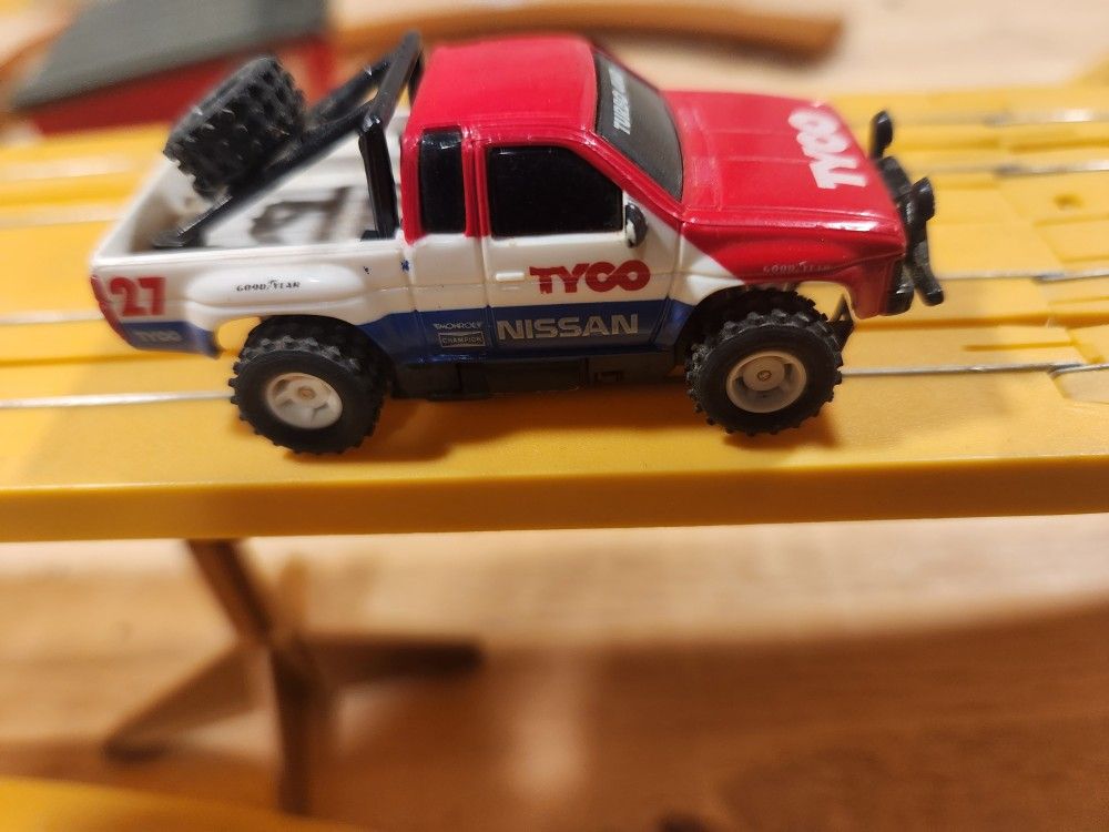 Tyco Nissan Pickup Slot car