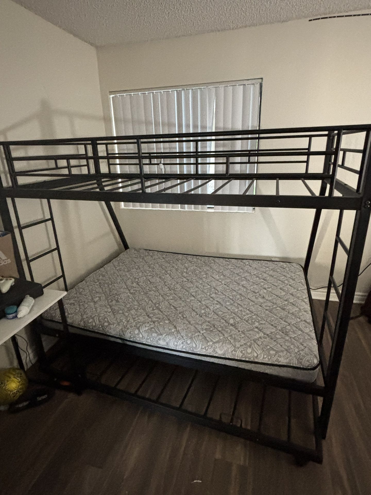 Bunk Beds Plus Extra Bottom Trusell