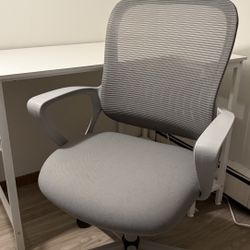 Office Desk Swivel Chair - Need Gone