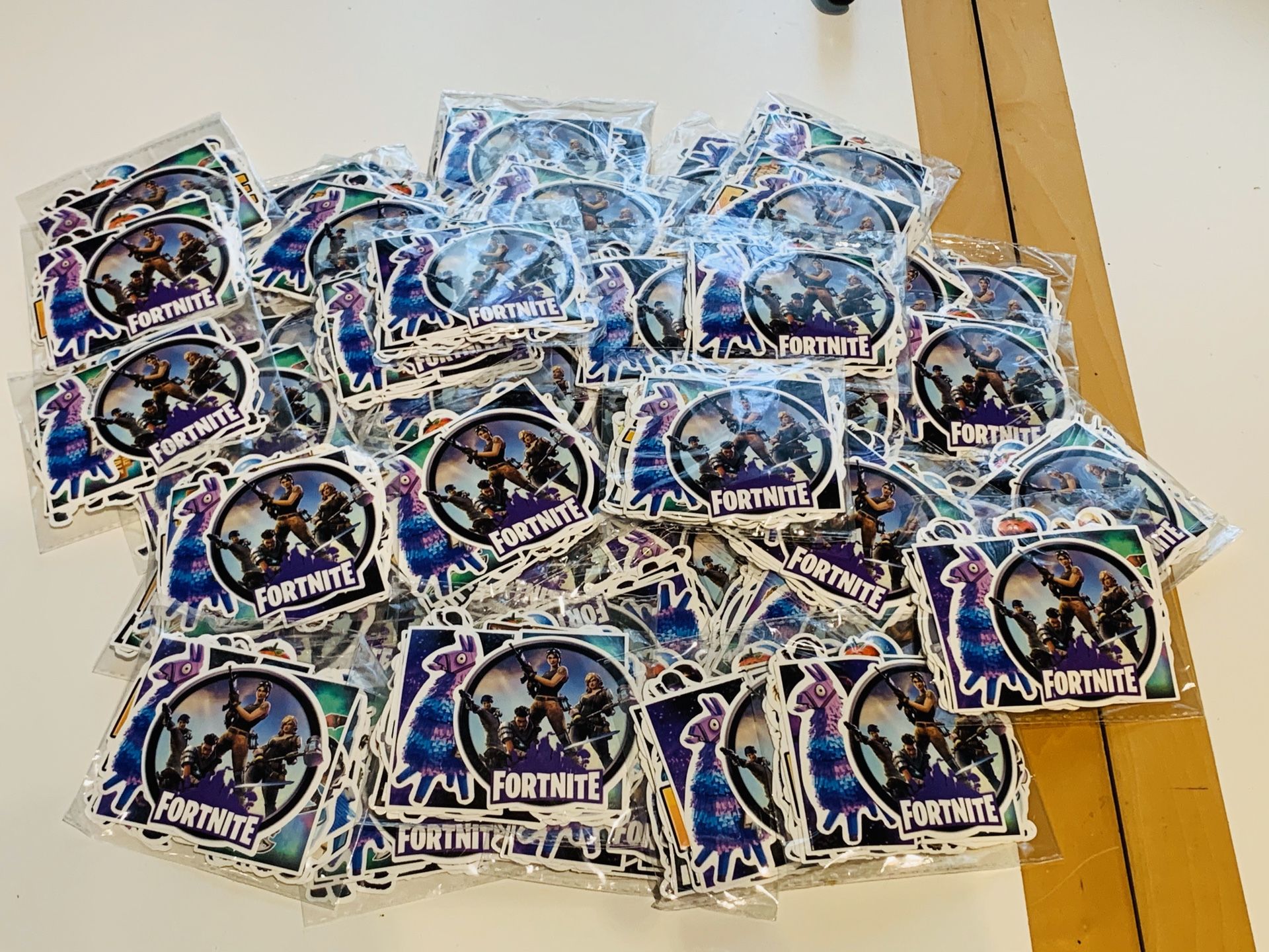 Huge lot 2000 Fortnite Stickers Gamer Gaming Party Bag Filler 50 Lots Of 40 Stickers NEW SHIPPING ONLY