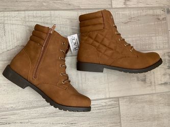 The Children’s Place Brown Boots Brand New Size 6