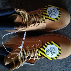 Steel toe boots men's 10 size