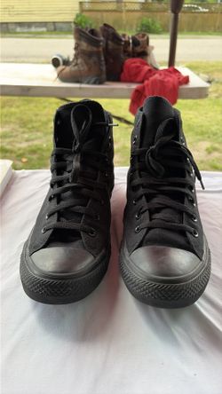 Converse , chuck Taylor ,man’s Sz10 .