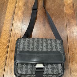 LACOSTE Men's Large The Blend Flap Close Bag