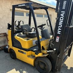 Hyundai Forklift (For Parts Or Repair)