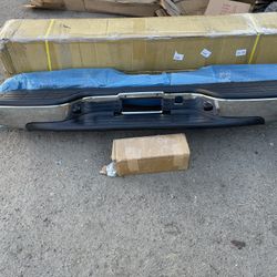Open Box 99 - 06 GMC Sierra / Chevy Silverado Rear Back Bumper Chrome Defensa Trasera De Atrás