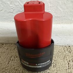 MILWAUKEE M12 HIGH OUTPUT 2.5 BATTERY 