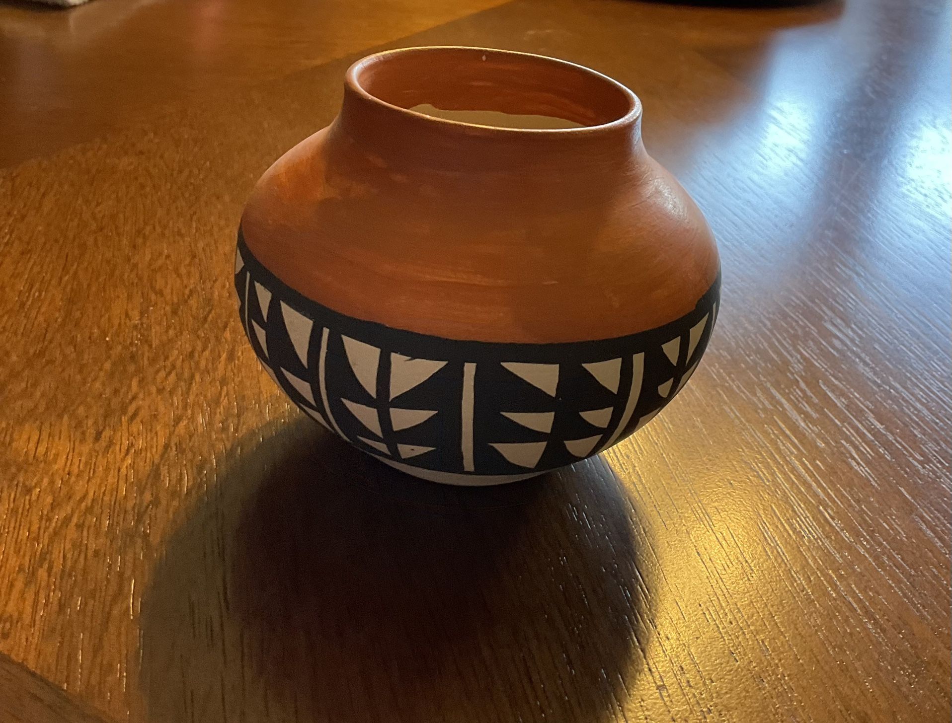 Acoma, NM, (Sky city)Pueblo Pottery pot