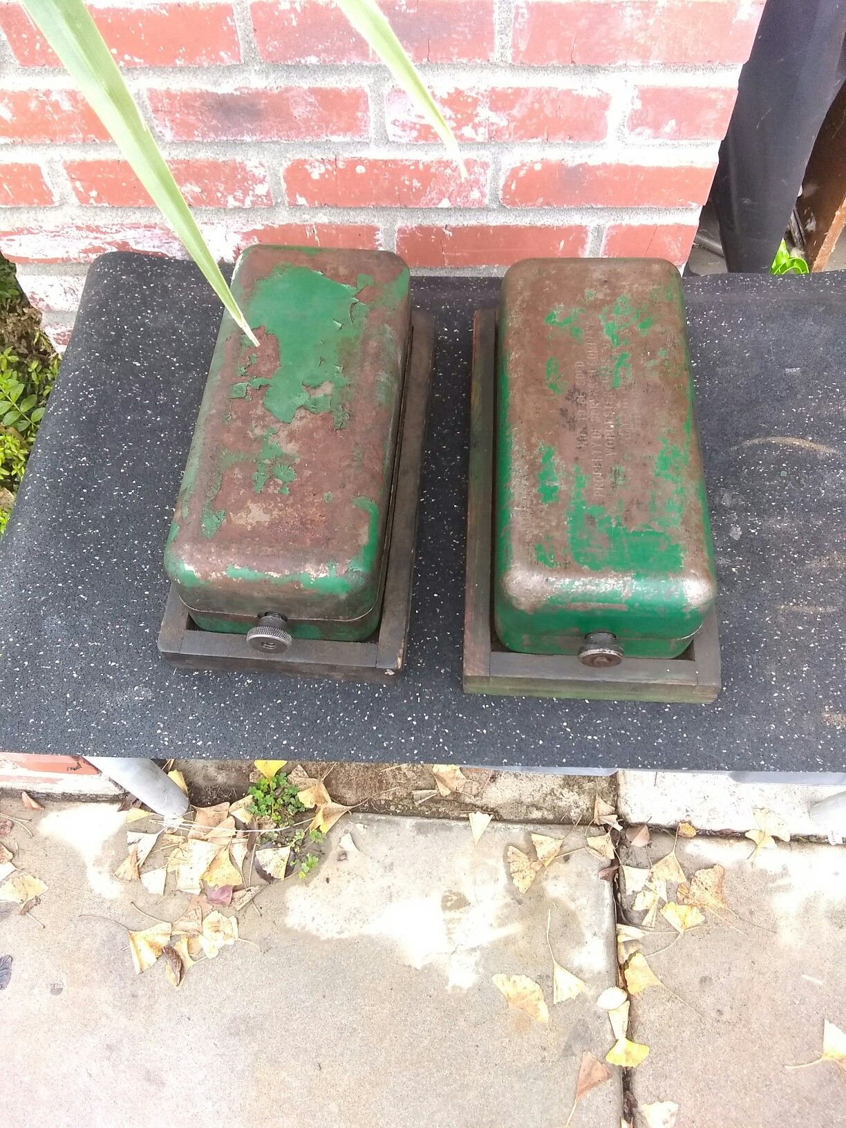 Vintage knife sharpening for Sale in Fresno, CA - OfferUp