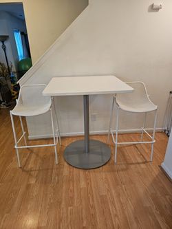 Sturdy Kitchen Table & Chairs