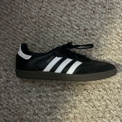 Women’s Size 8 Black Adidas Sambas