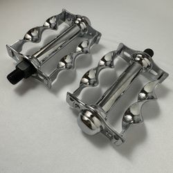 Flat twisted Pedal $35… Double square twisted pedals $55 PRICE FIRM ‼️