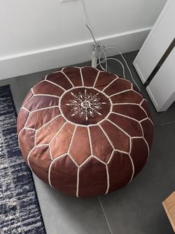 Faux leather Pouf