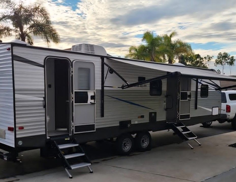 2022 Primetime 32 ft. Avenger 28DBS