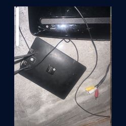 18 Inch Flat Tv And Antenna  $20good Condition 