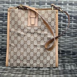 Gucci Canvas Shoulder bag