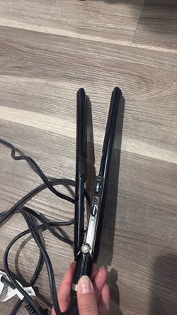 Porcelain ceramic hair straightener