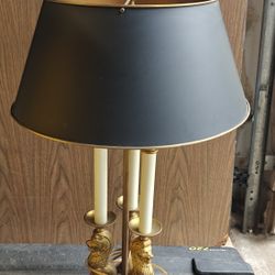 Vintage Brass Table Lamp With Lion Trio At Base 