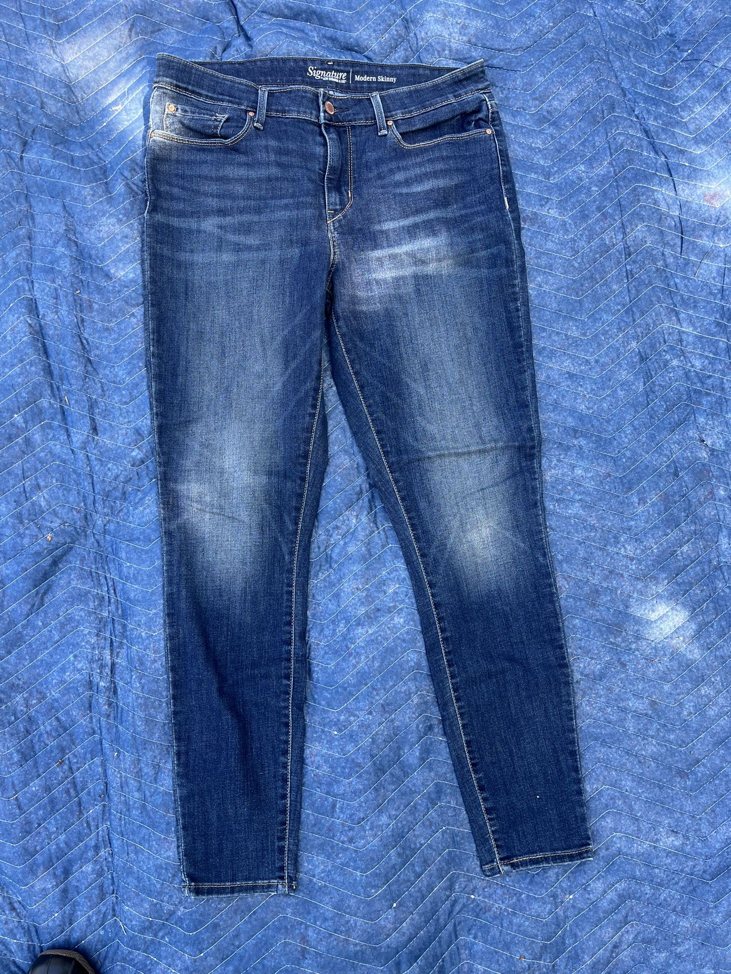 Skinny Levi’s Jeans-size 14