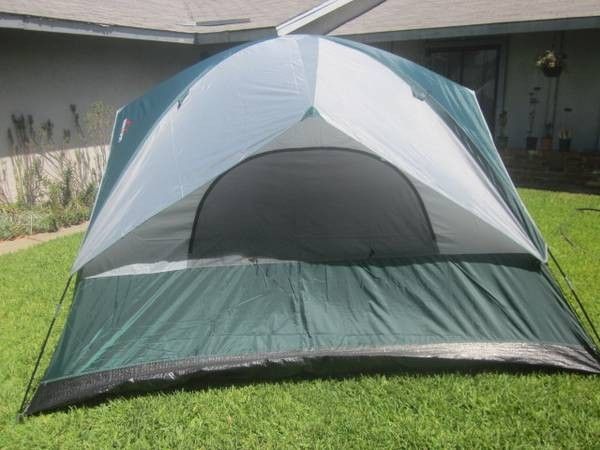 HUGE Tent Suisse Sport 12' x 10' Nylon Dome Style Tent, 2 room