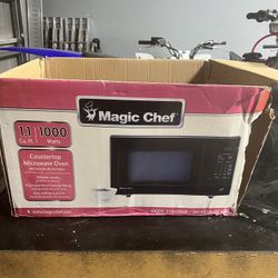 Magic Chef Countertop Microwave Oven 