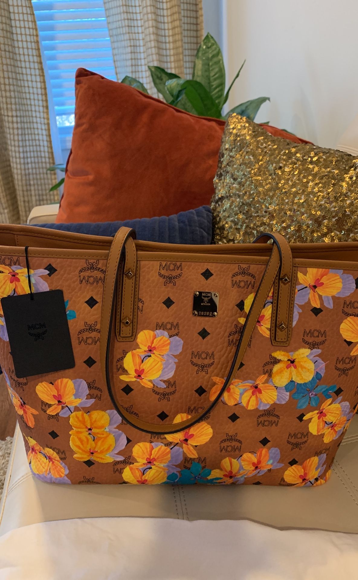 MCM Floral medium tote