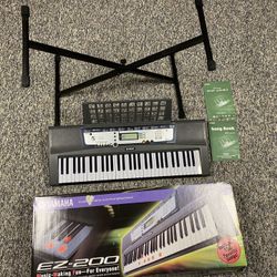 Yamaha Keyboard EZ200