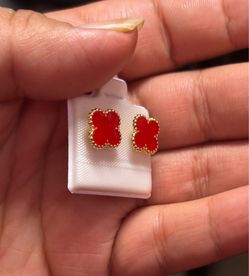 10k red clover earrings