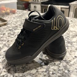Mountain Bike Shoes - Five Ten Hellcat Pro - Size 7