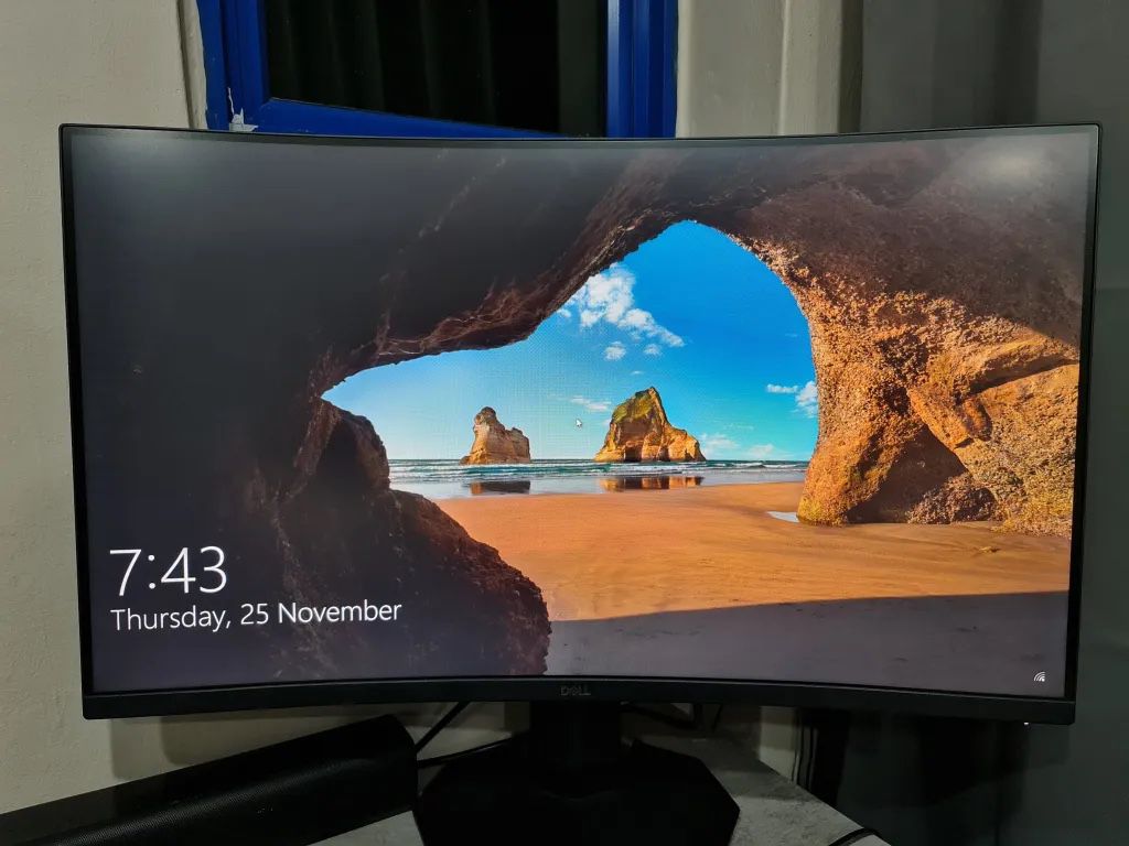 27’ Dell Curved Gaming Monitor