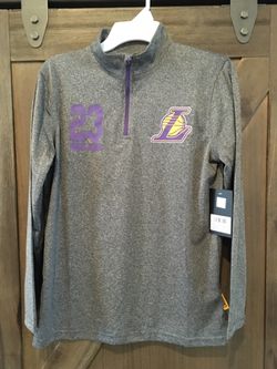 Lakers Lebron James Basketball Pull Over Kids size M (10-12)