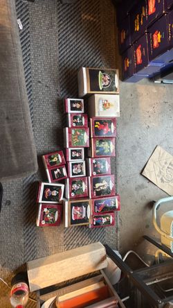 Disney and more Xmas ornaments 5$ each