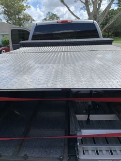 Custom t+c diamond plate lid+toolbox fits “most” trucks