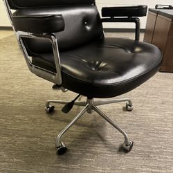 Eames Style Black Office Chair – Mid Century Modern – Rolling