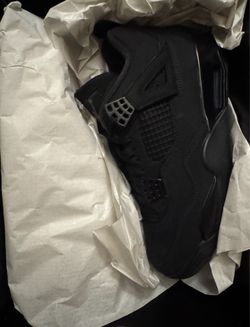 New men’s size 9.5 Jordan 4 black cat