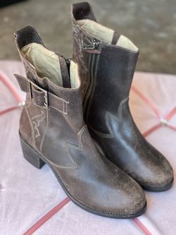 OLU KAI Leather Western Ankle Boots