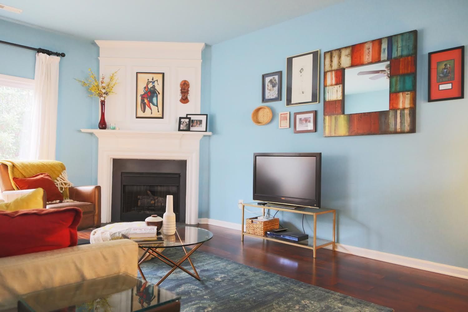 TV Stand/Glass Shelves