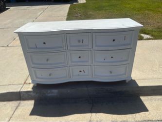 Free dresser