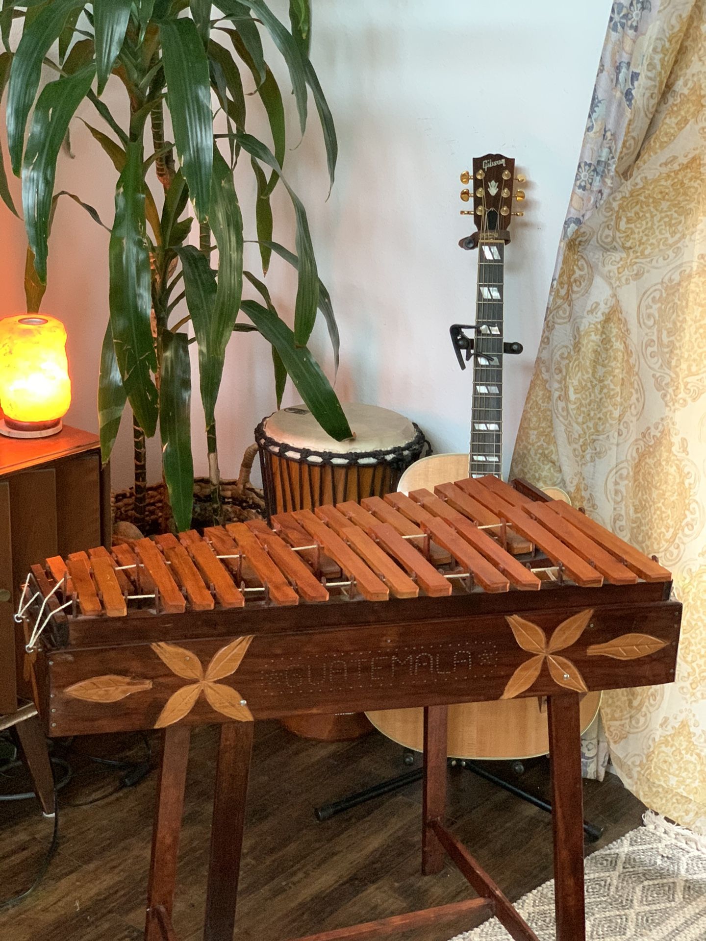 Beautiful handmade 35key Vintage Guatemalan Marimba for Sale in