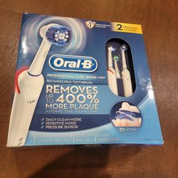 New Sealed Oral-B Professional Care 2000 Electric Toothbrush 2-Handle Set D20.533.2HX. New, sealed. UPC 01928.
Light outer box wear. Weight 2l
