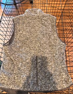 Abercrombie women’s fleece vest medium