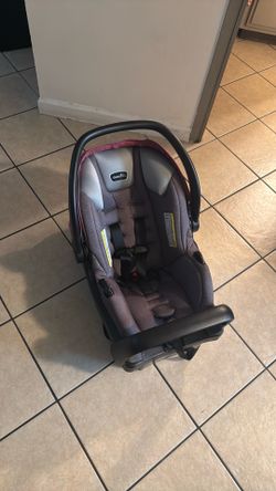 Evenflo newborn Car seat with base