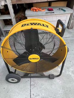 DeWalt Large Industrial Drum Fan on Wheels