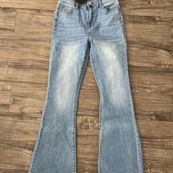 FASHION NOVA Dare To Flare Jeans Size 5 New
