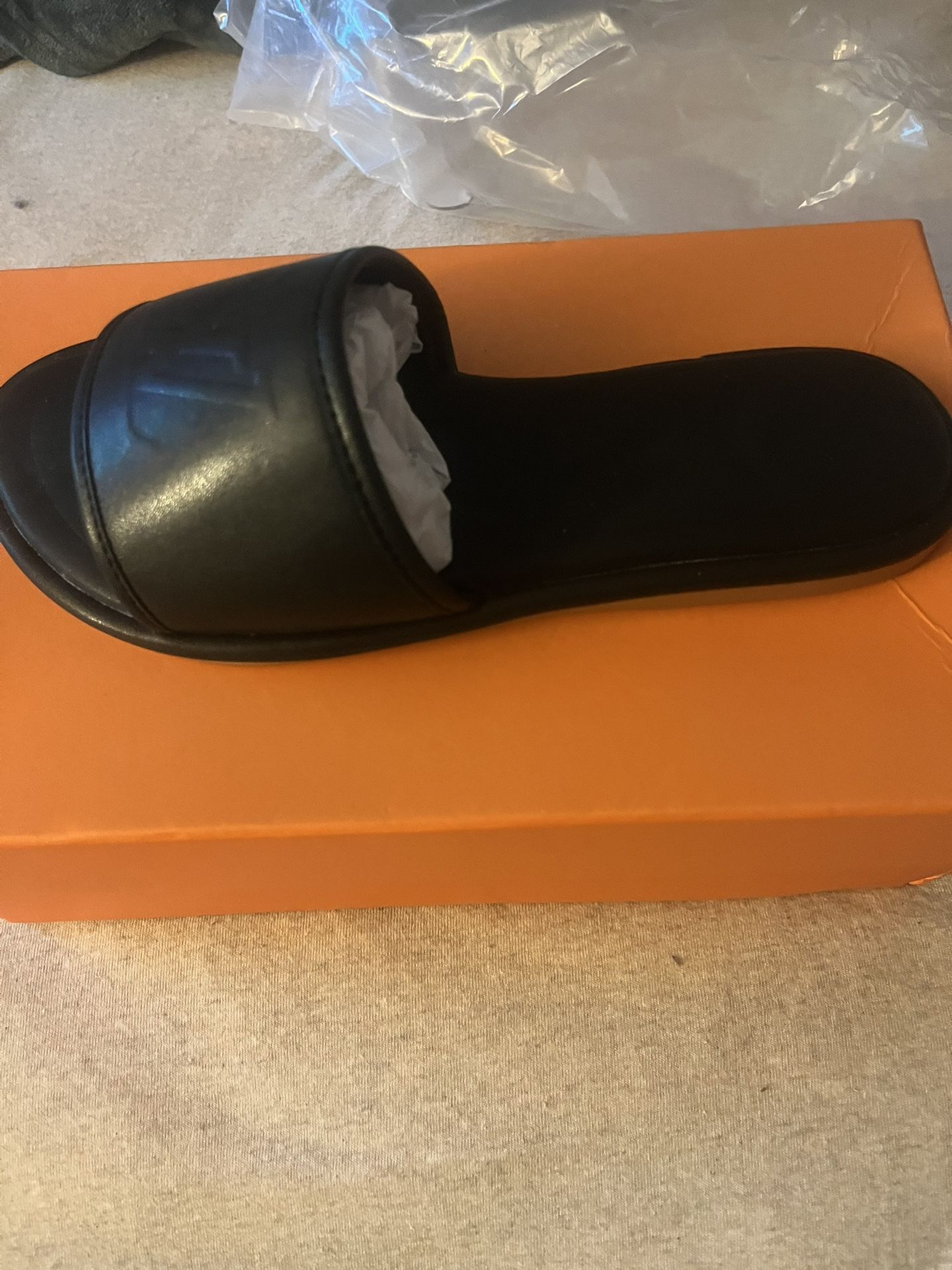 WOMEN FLATS SIZE 7