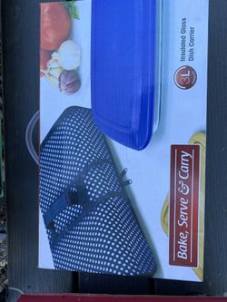Bake, Serve & Carry Insulated Rectangle Glass Baking Dish w/ Lid 2- Liter