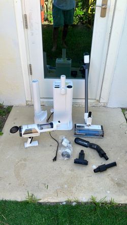Shark PowerFins Cordless Stick Vacuum with Base Needs Battery